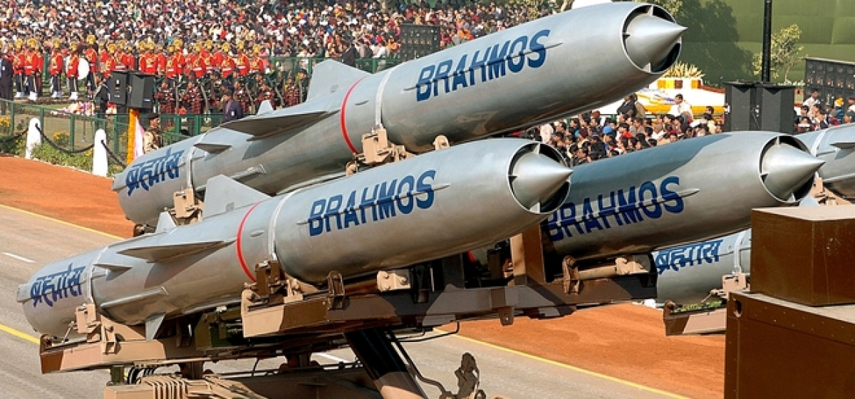 Tên lửa BrahMos trong một cuộc diễu binh của Quân đội Ấn Độ. Ảnh: Reuters.