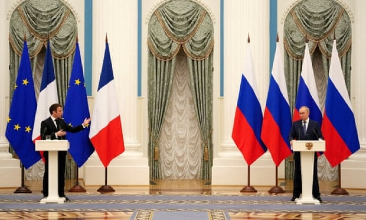 Tổng thống Pháp Macron và Tổng thống Nga Putin hôm 7/2 tại Moscow. (Ảnh: Le Monde)