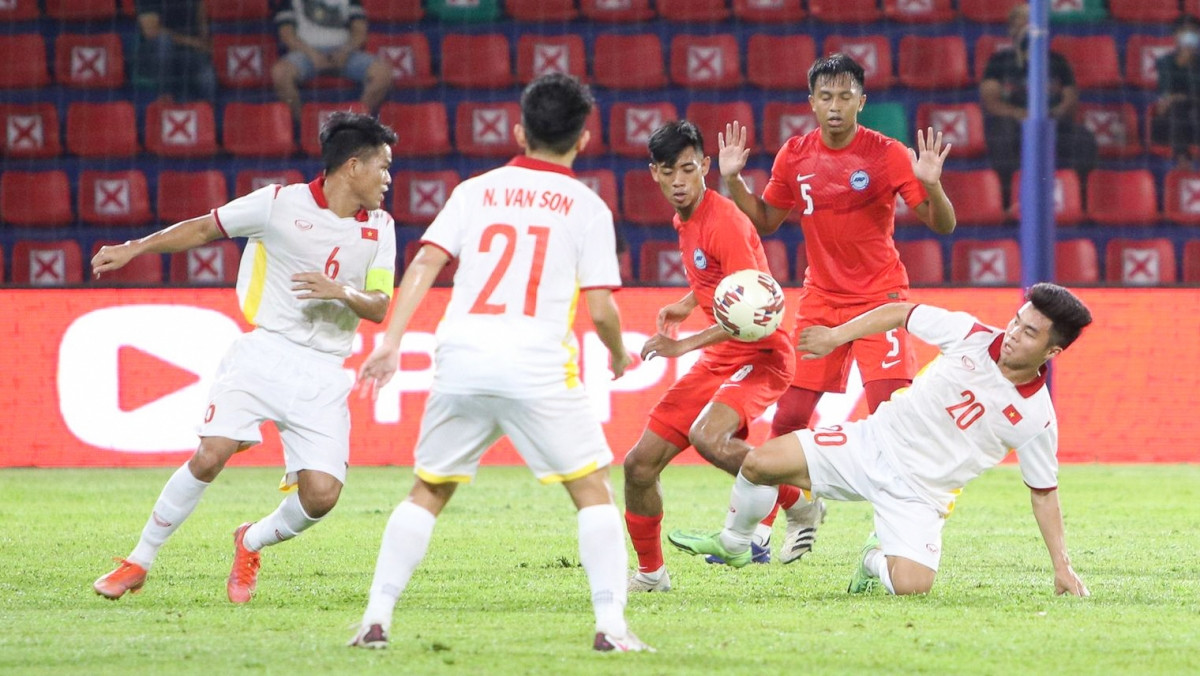  U23 Việt Nam sẽ đương đầu với thử thách không chỉ đến từ đối thủ U23 Thái Lan mà còn đến từ dịch Covid-19. (Ảnh: VFF).