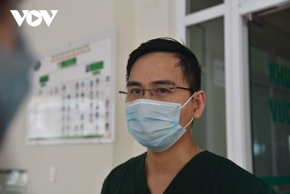 BS Phạm Văn Phúc, Phó trưởng Khoa Hồi sức tích cực, Bệnh viện Bệnh Nhiệt đới Trung ương.