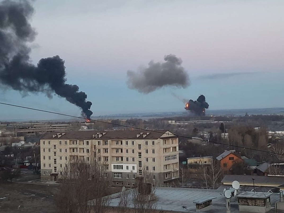 Hình ảnh được cho là một vụ nổ ở thành phố Kharkov sáng nay. Ảnh: The Guardian