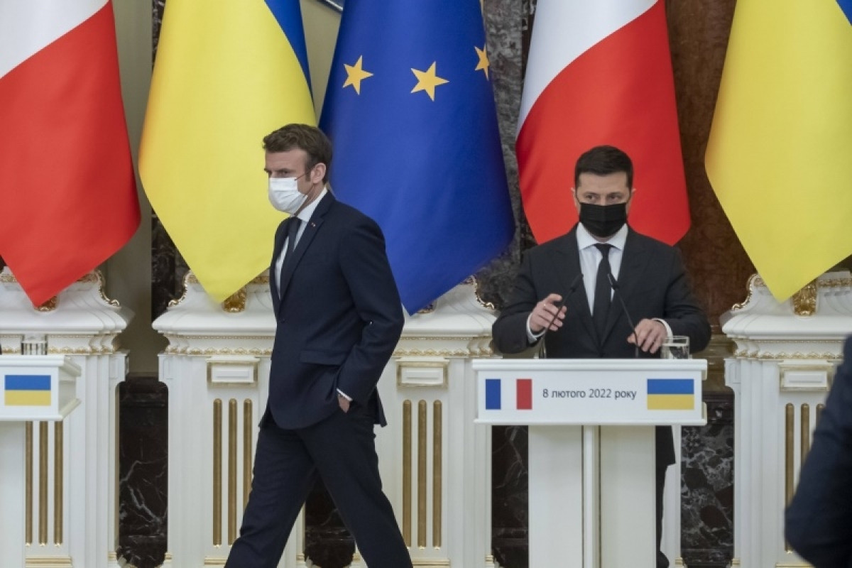 Tổng thống Pháp Macron và người đồng cấp Ukraine Zelensky.