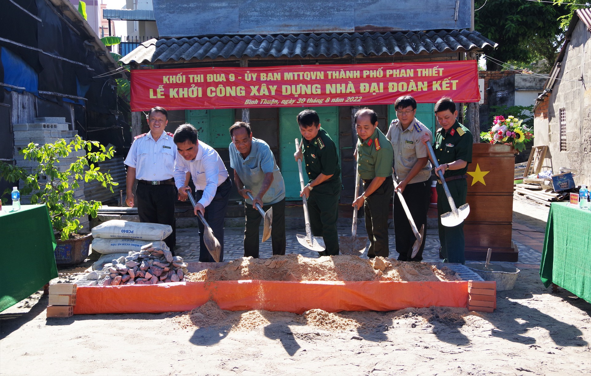 2-dong-tho-khoi-cong-xay-dung-nha.jpg