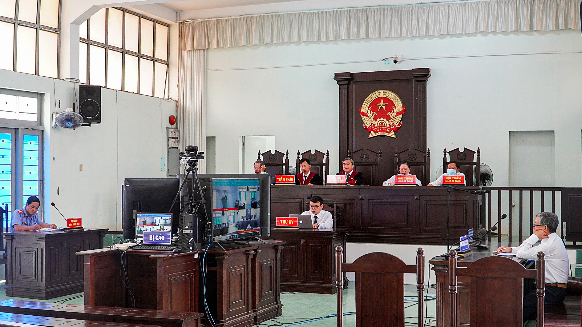 Tòa án nhân dân TP Bến Tre mở 2 phiên tòa hình sự sơ thẩm xét xử trực  tuyến rút kinh nghiệm  Báo Đồng Khởi Online