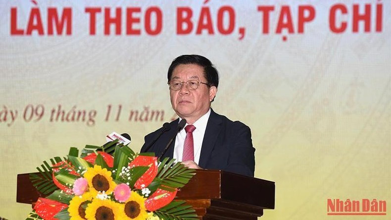 Đồng chí Nguyễn Trọng Nghĩa, Bí thư Trung ương Đảng, Trưởng Ban Tuyên giáo Trung ương phát biểu tại hội nghị