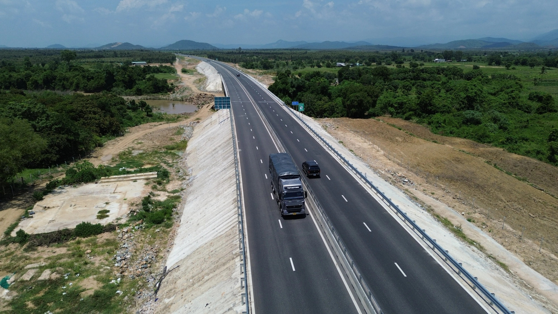 Sắp khởi công hai trạm dừng nghỉ trên cao tốc Vĩnh Hảo - Phan Thiết  - Ảnh 1.