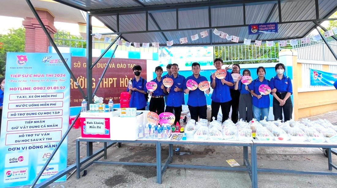 Ấm lòng suất sơm tiếp sức sĩ tử