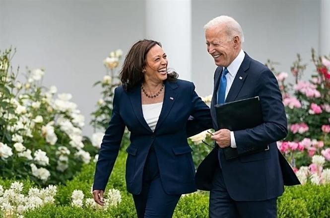 harris-biden-2207.jpg