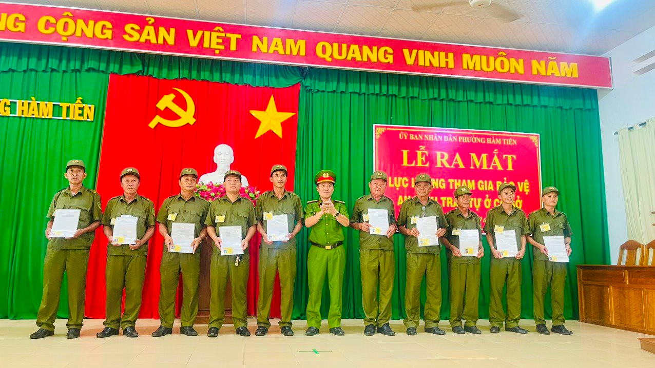 Những “Cánh tay nối dài” lực lượng Công an phường Hàm Tiến
