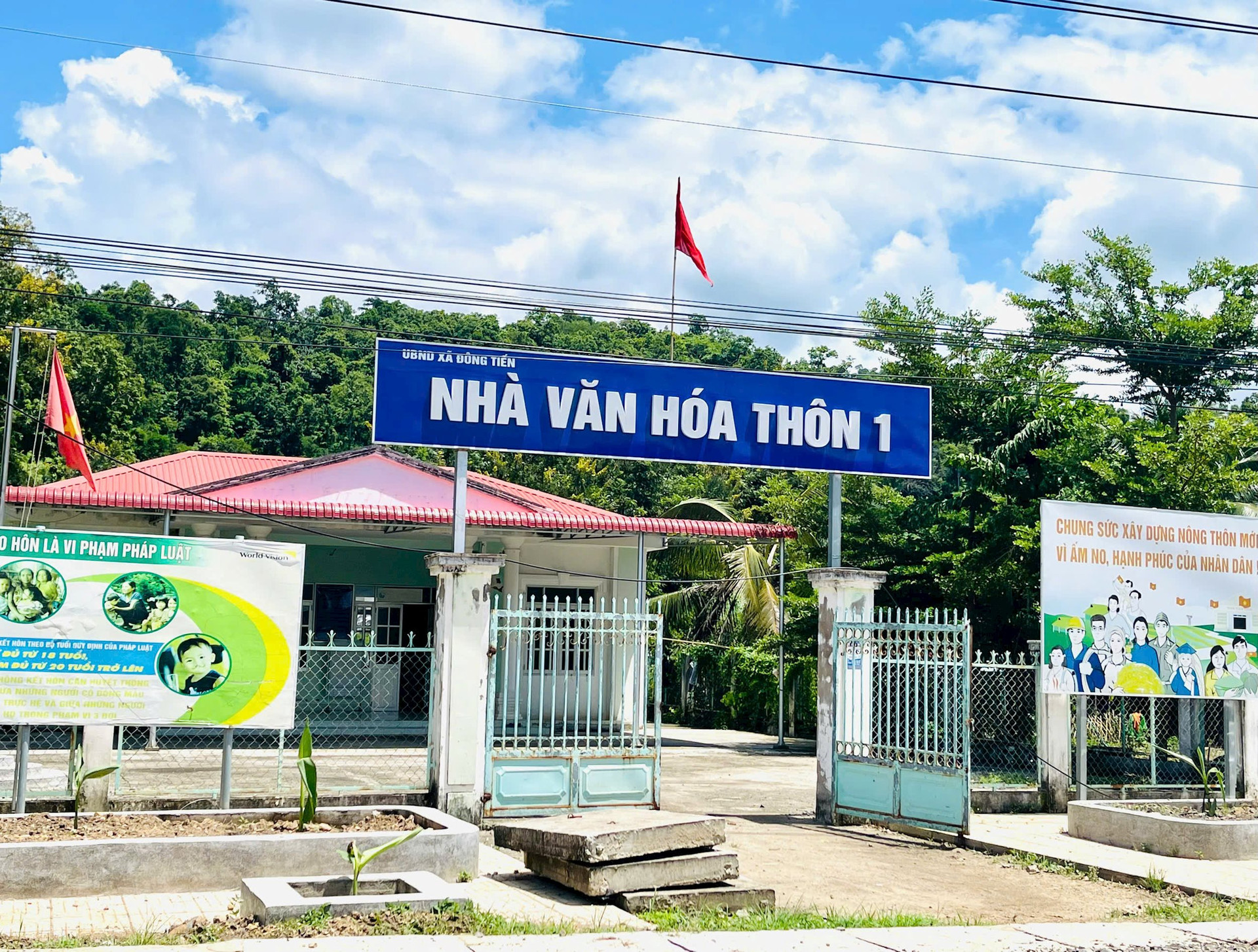 nha-van-hoa-thon-1-dong-tien.jpg