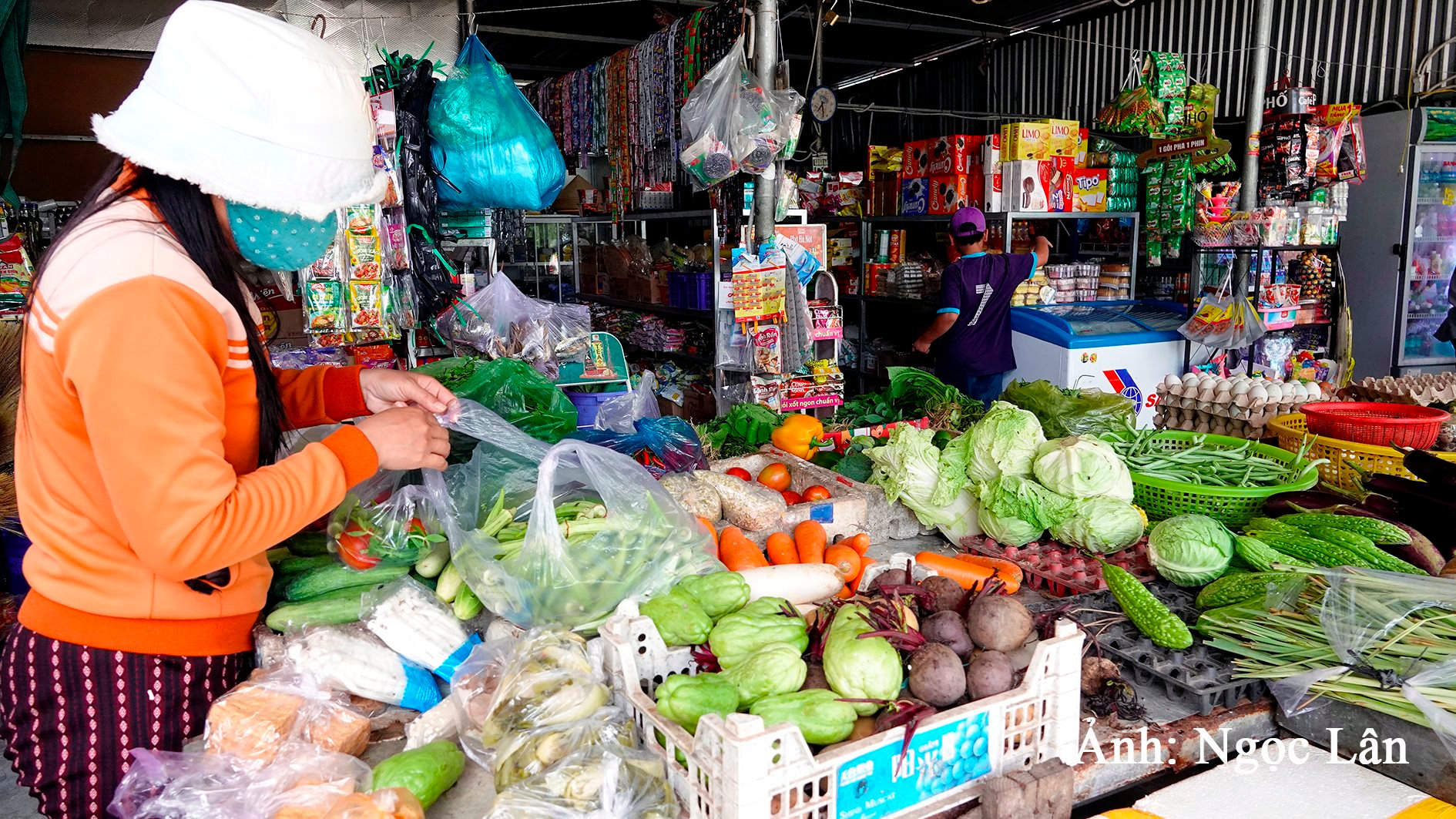 Đảng bộ Khối Cơ quan và Doanh nghiệp tỉnh Bình Thuận: “Giữ lửa” tinh thần dùng hàng Việt