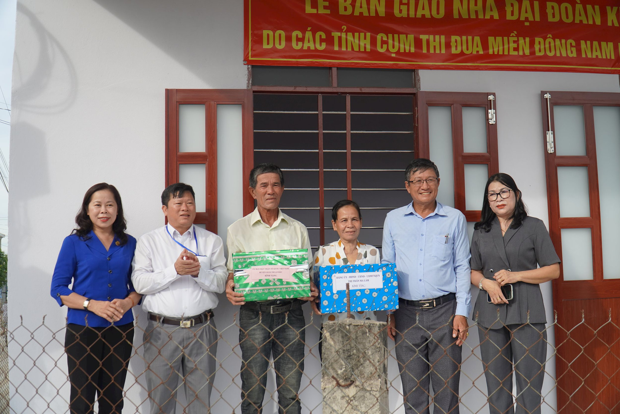 
Trao 7 nhà Đại đoàn kết cho huyện Hàm Thuận Bắc