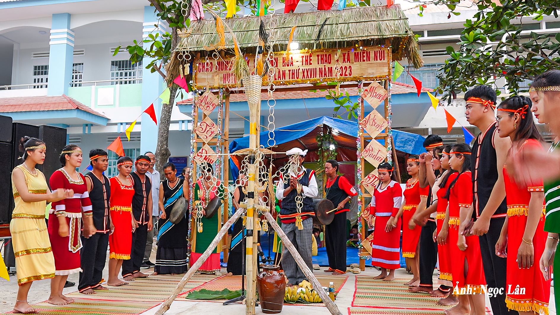 nghi-thuc-cung-tet-dau-lua-cua-xa-phan-dien-tai-ngay-hoi-van-hoa-the-thao-cac-xa-mien-nui-to-chuc-tai-xa-phan-dien-huyen-bac-binh-anh-n.-lan-.jpg