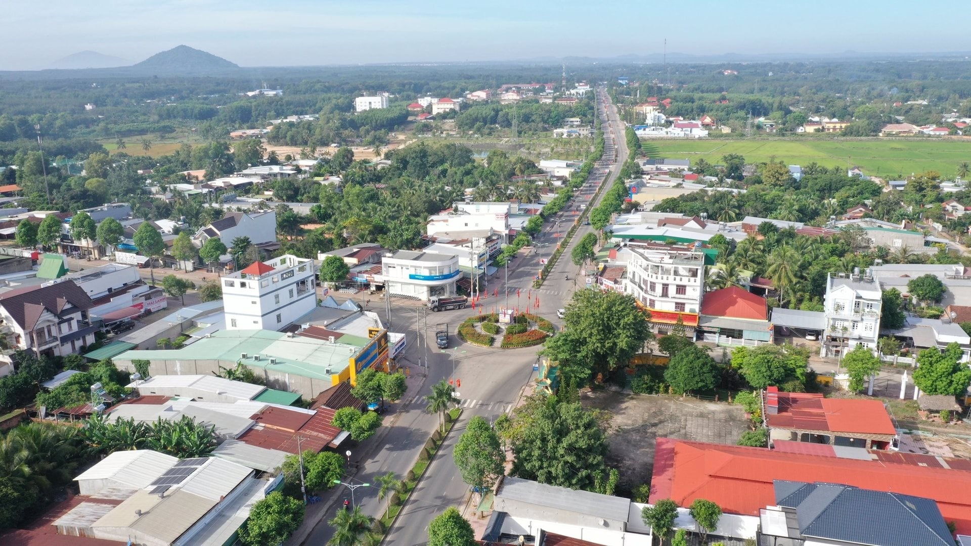 trung-tam-huyen-duc-linh.jpg