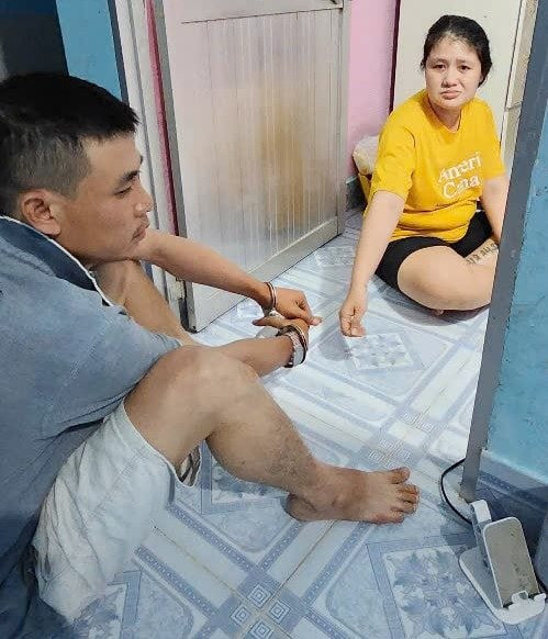 Bắt quả tang 2 đối tượng mua bán, tàng trữ trái phép chất ma túy