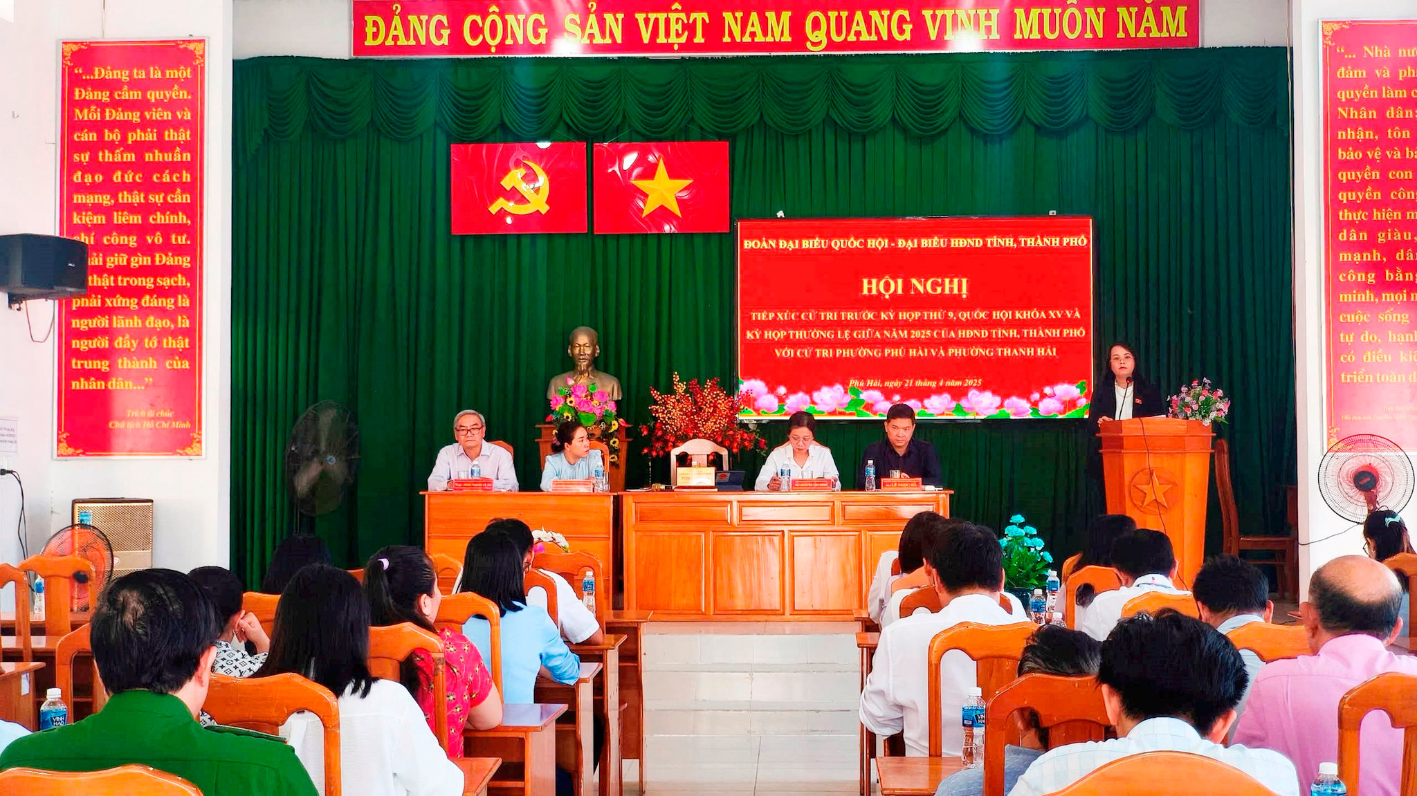 Đại biểu Quốc hội tiếp xúc cử tri tại 2 phường Thanh Hải, Phú Hài