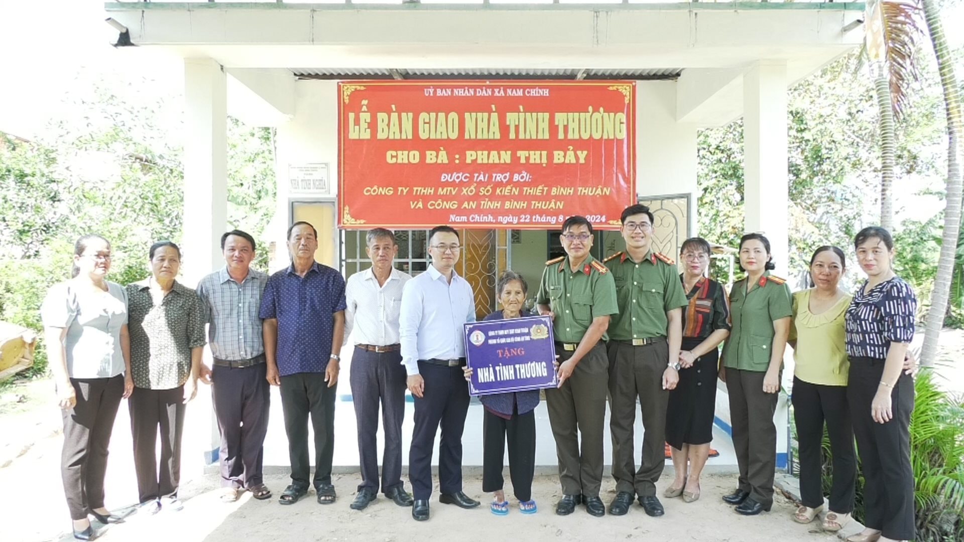 cong-an-tinh-binh-thuan-da-phoi-hop-voi-cong-ty-tnhh-mtv-xo-so-kien-thiet-binh-thuan-.jpg