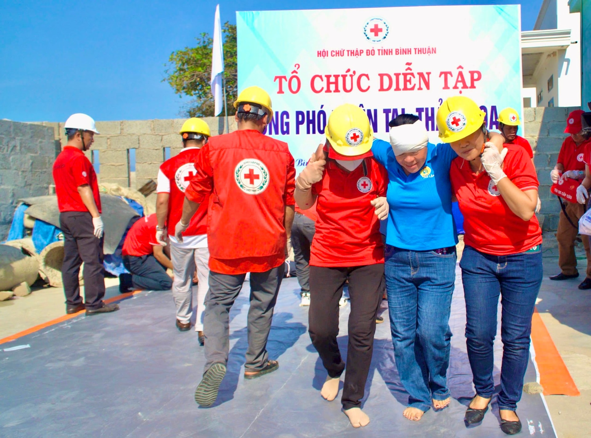 tap-huan-ung-pho-thien-tai-4.jpg