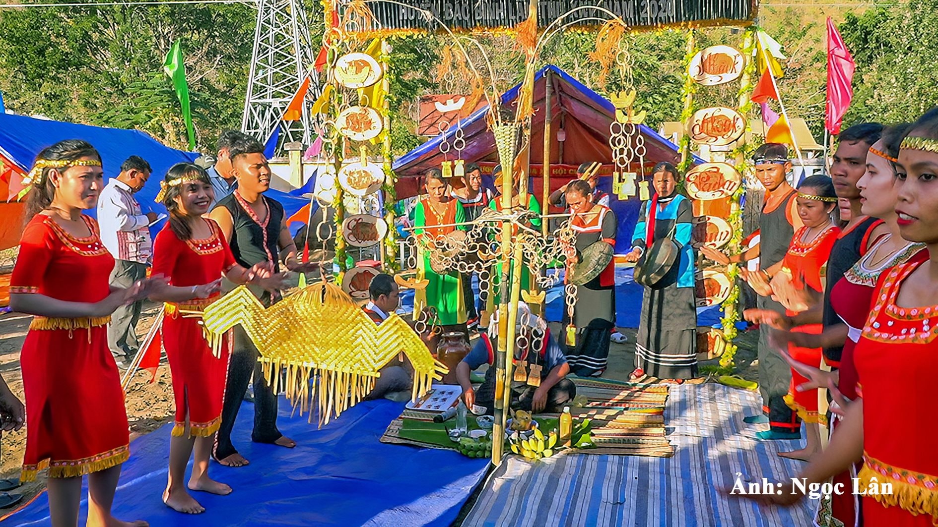 tet-dau-lua-o-phan-son-bac-binh-anh-tu-lieu-ngoc-lan-3-.jpg