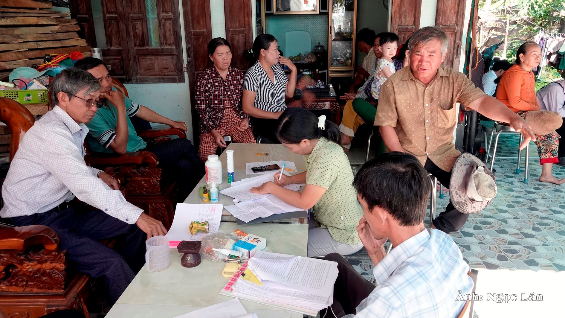 cac-co-quan-chuc-nang-huyen-ham-tan-van-dong-nguoi-dan-trong-cong-tac-giai-phong-mat-bang-khu-cong-nghiep-tan-duc-ham-tan-anh-n.-lan-2-.jpg