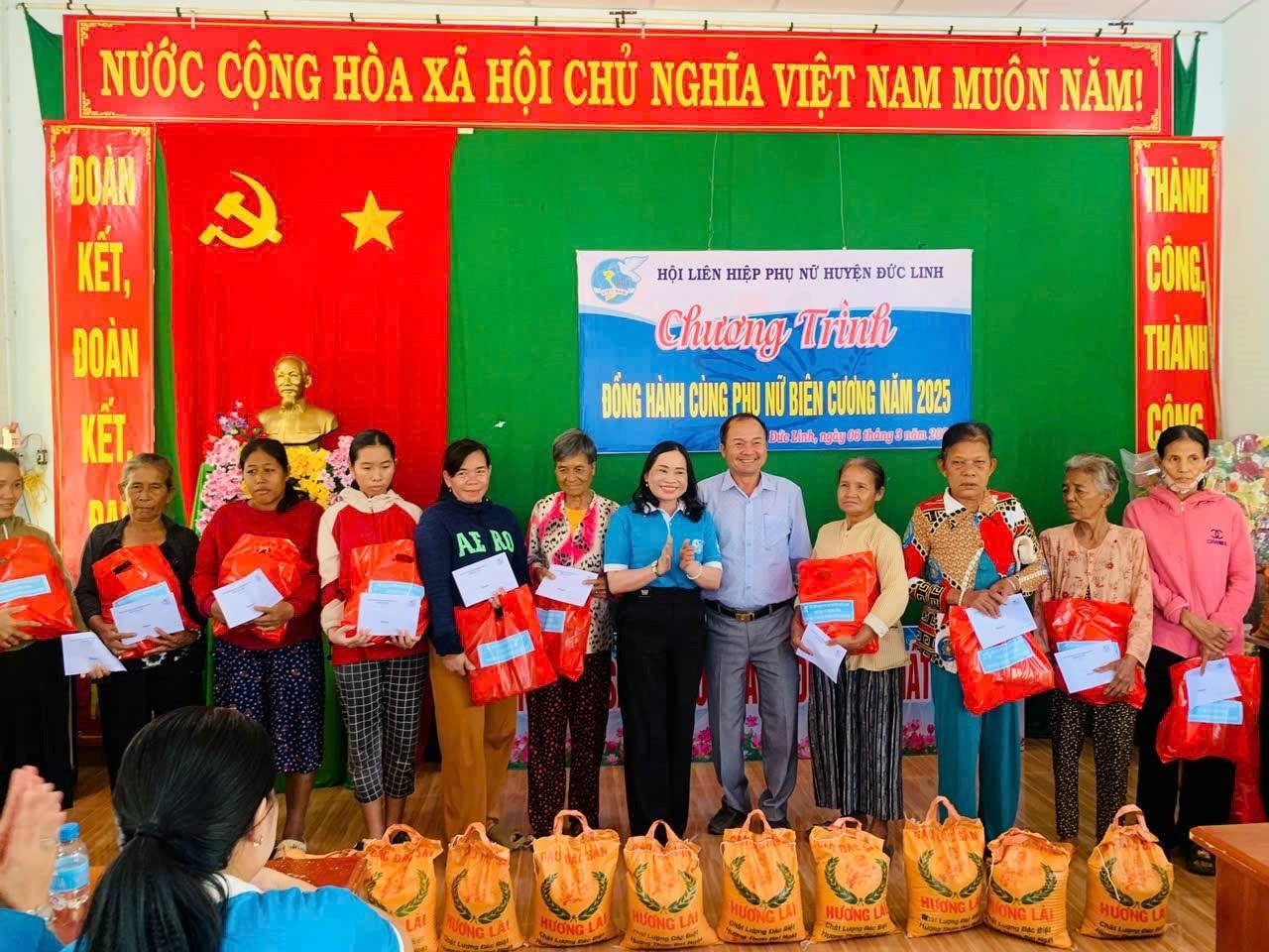 dong-hanh-pn.-duc-linh.jpg