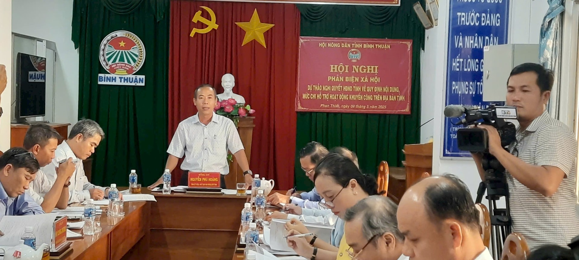 phan-bien.jpg