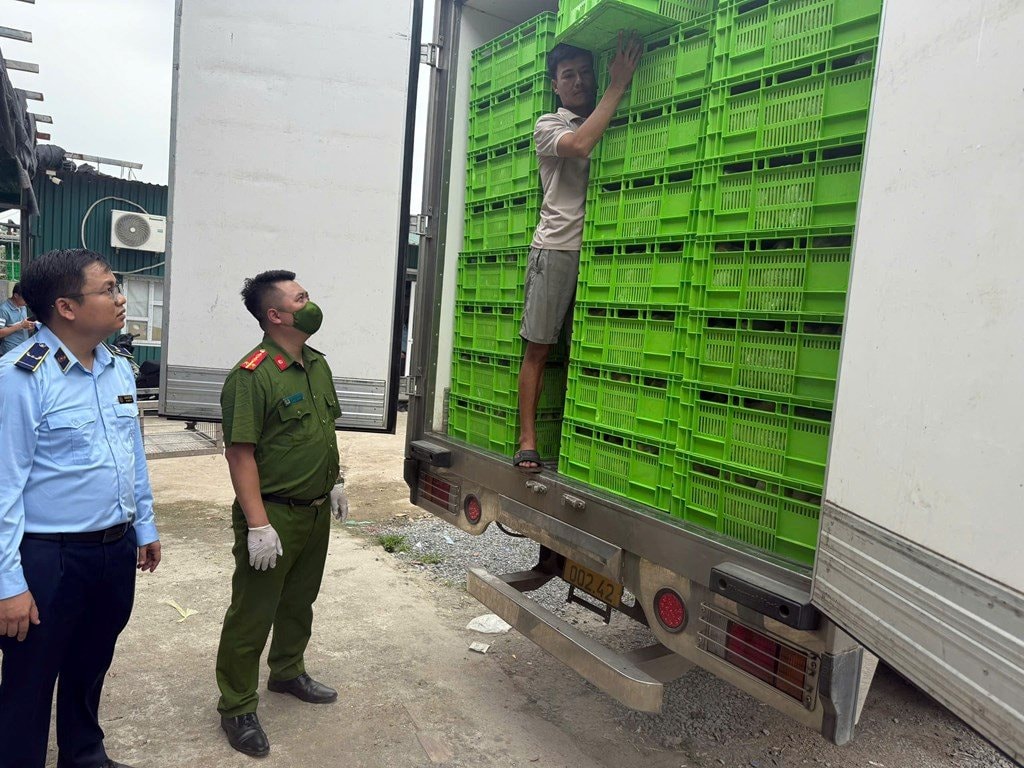 ngan-chan-thuc-pham-ban.jpg