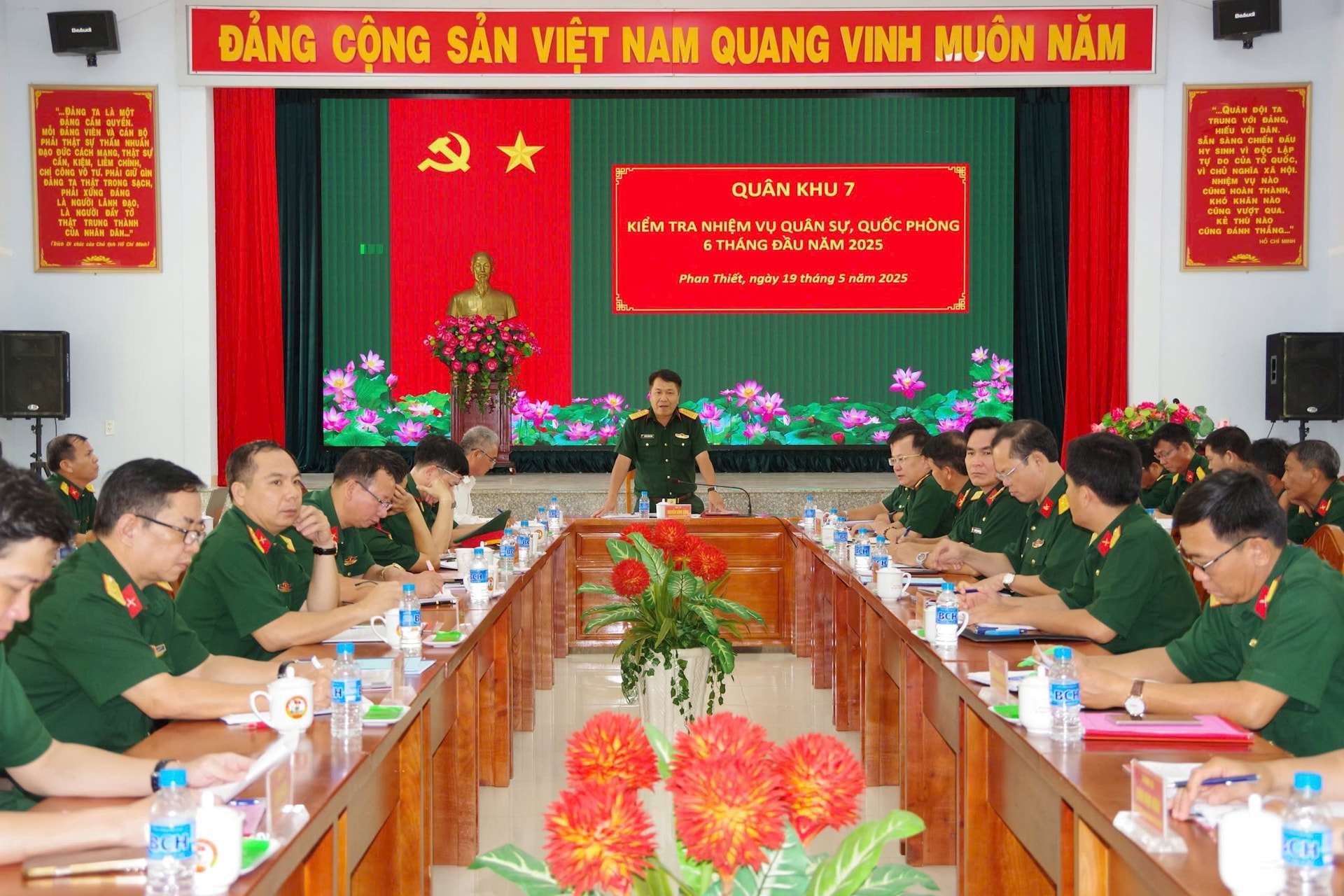 quan-khu-kiem-tra.jpg