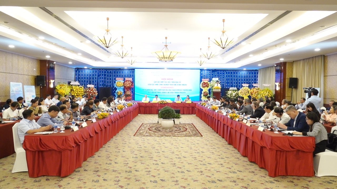 toan-canh-hoi-nghi.jpg