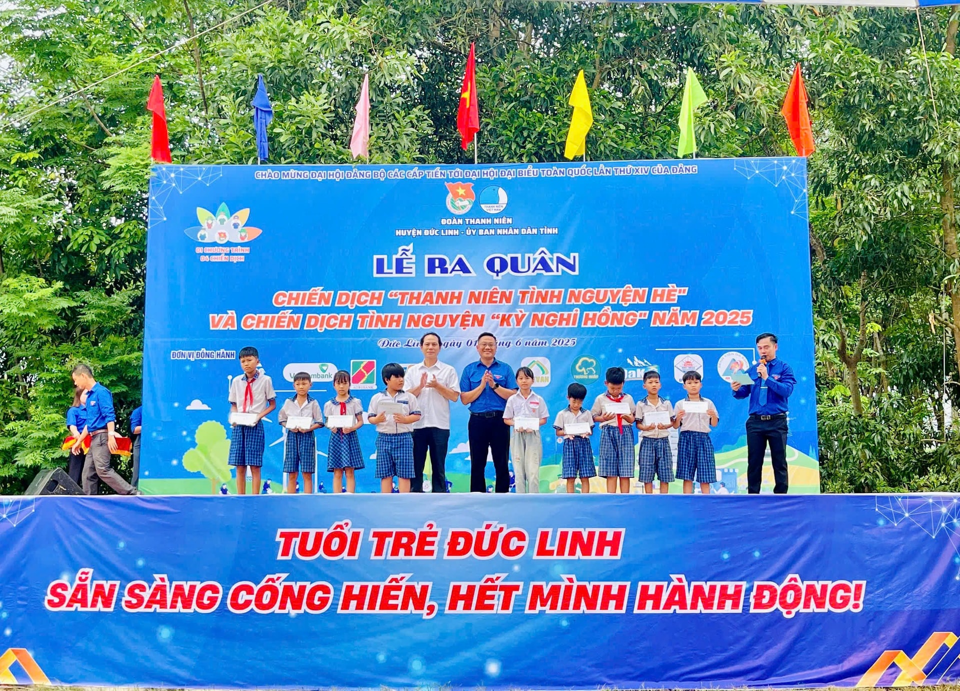 duc-linh-ra-quan-he-1.jpg