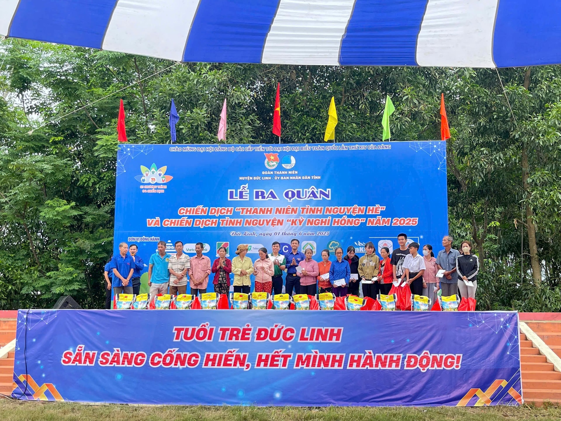 duc-linh-ra-quan-he-2.jpg