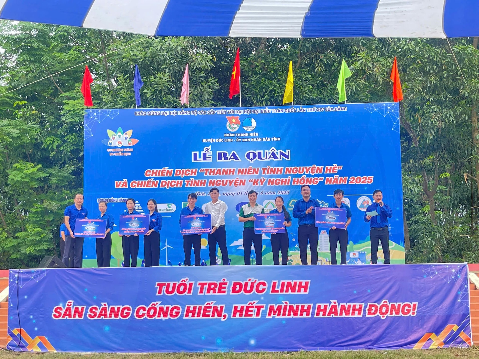 duc-linh-ra-quan-he-3.jpg