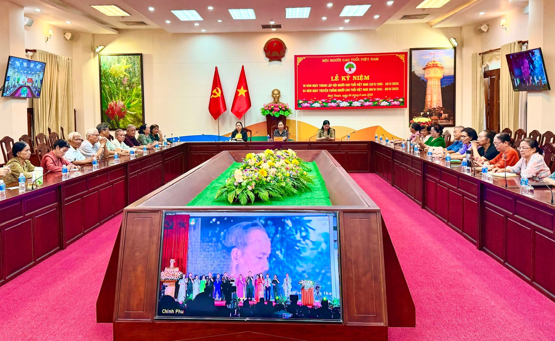 truc-tuyen-ky-niem-30-nam-2.jpg