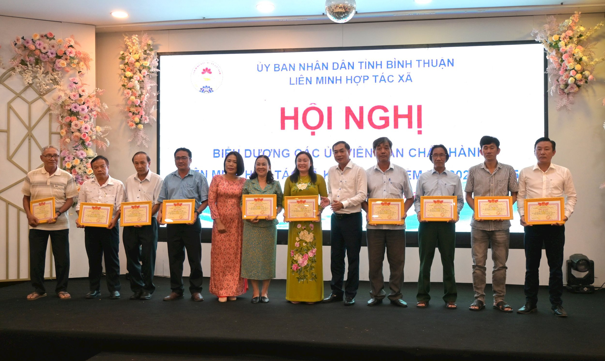 Khuyến khích các HTX tiếp tục đổi mới hoạt động