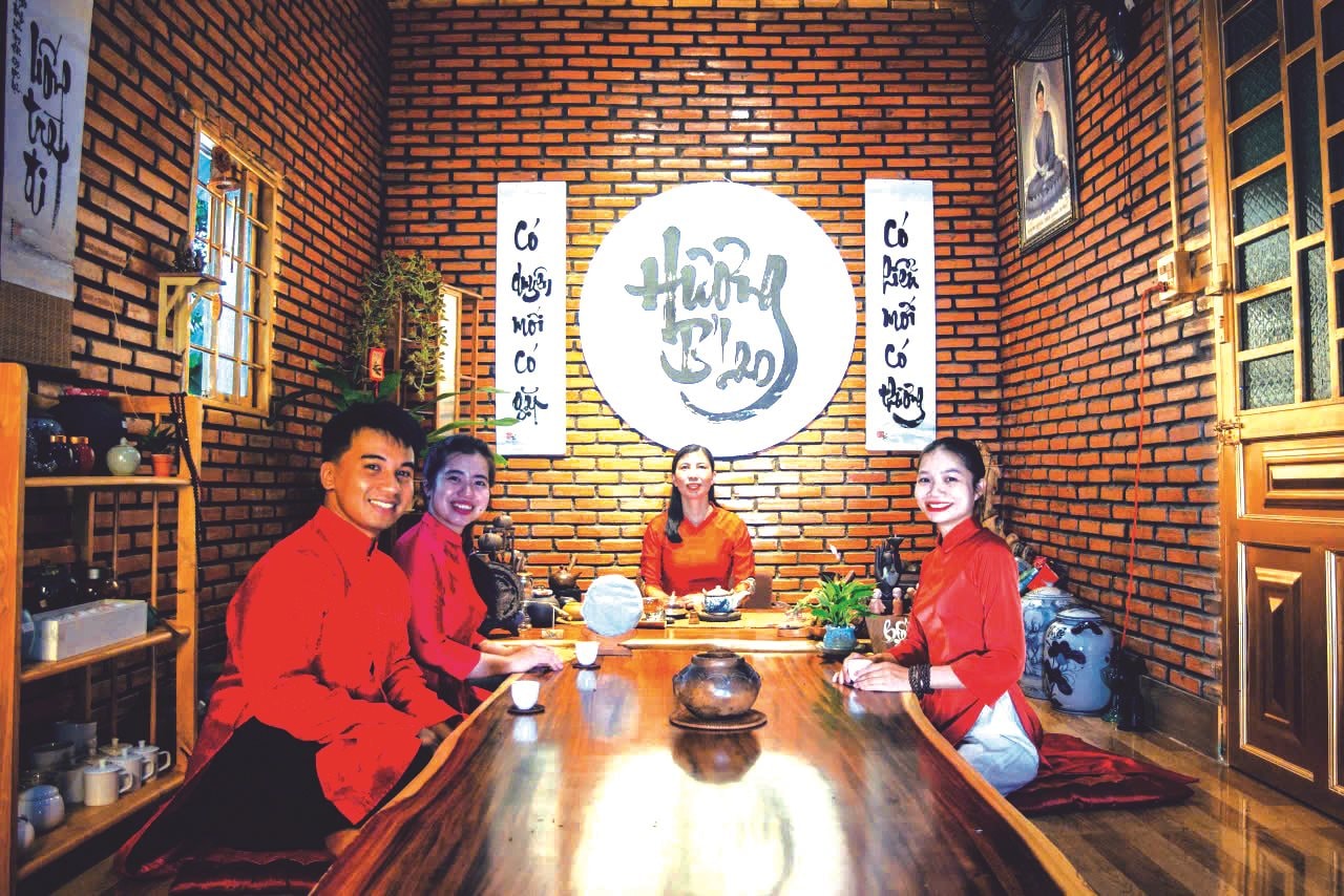 phong-tra-huong-c.jpg