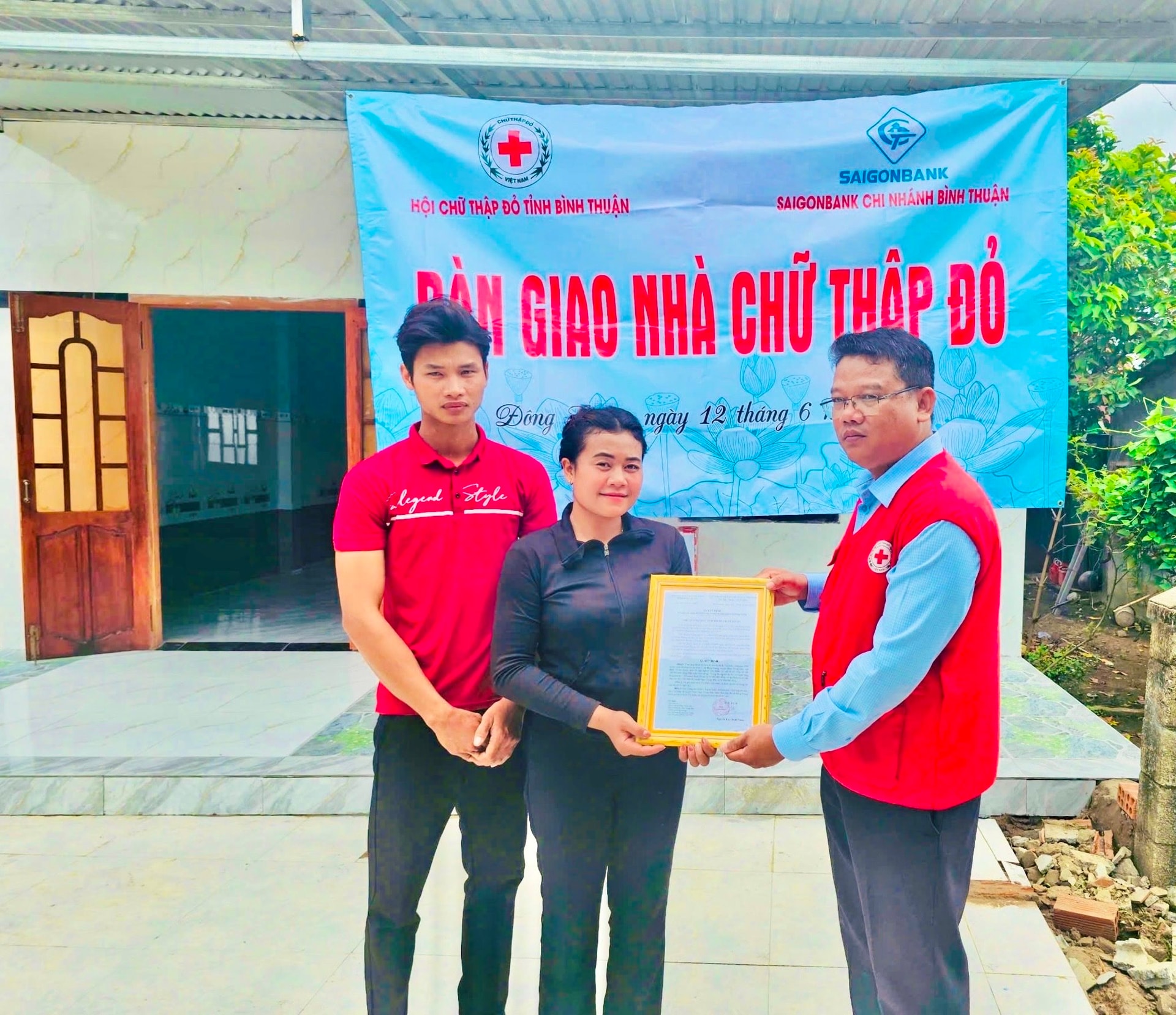nha-dong-giang-1.jpg