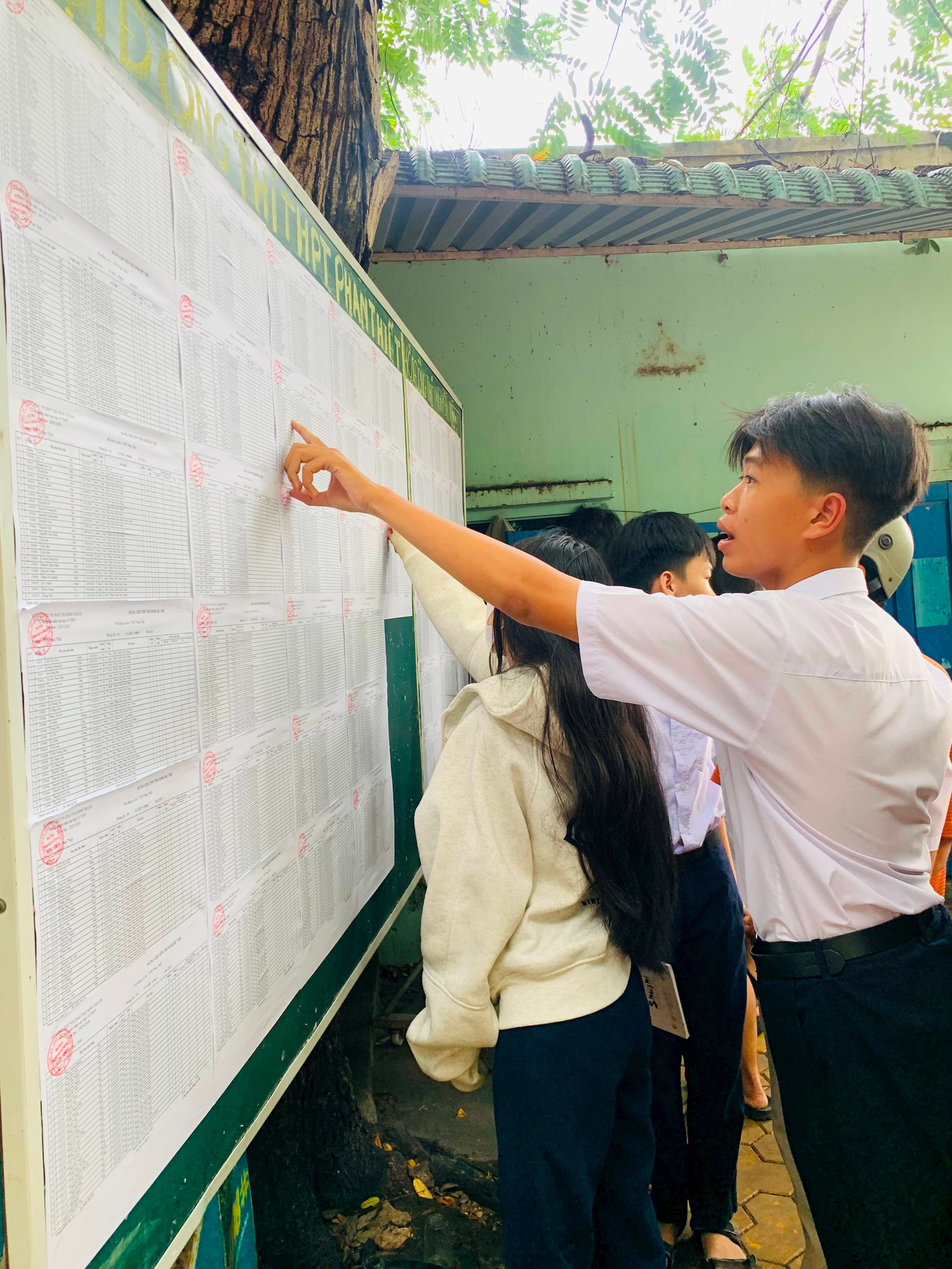 Công bố điểm thi vào lớp 10 các trường THPT công lập năm học 2025 - 2026