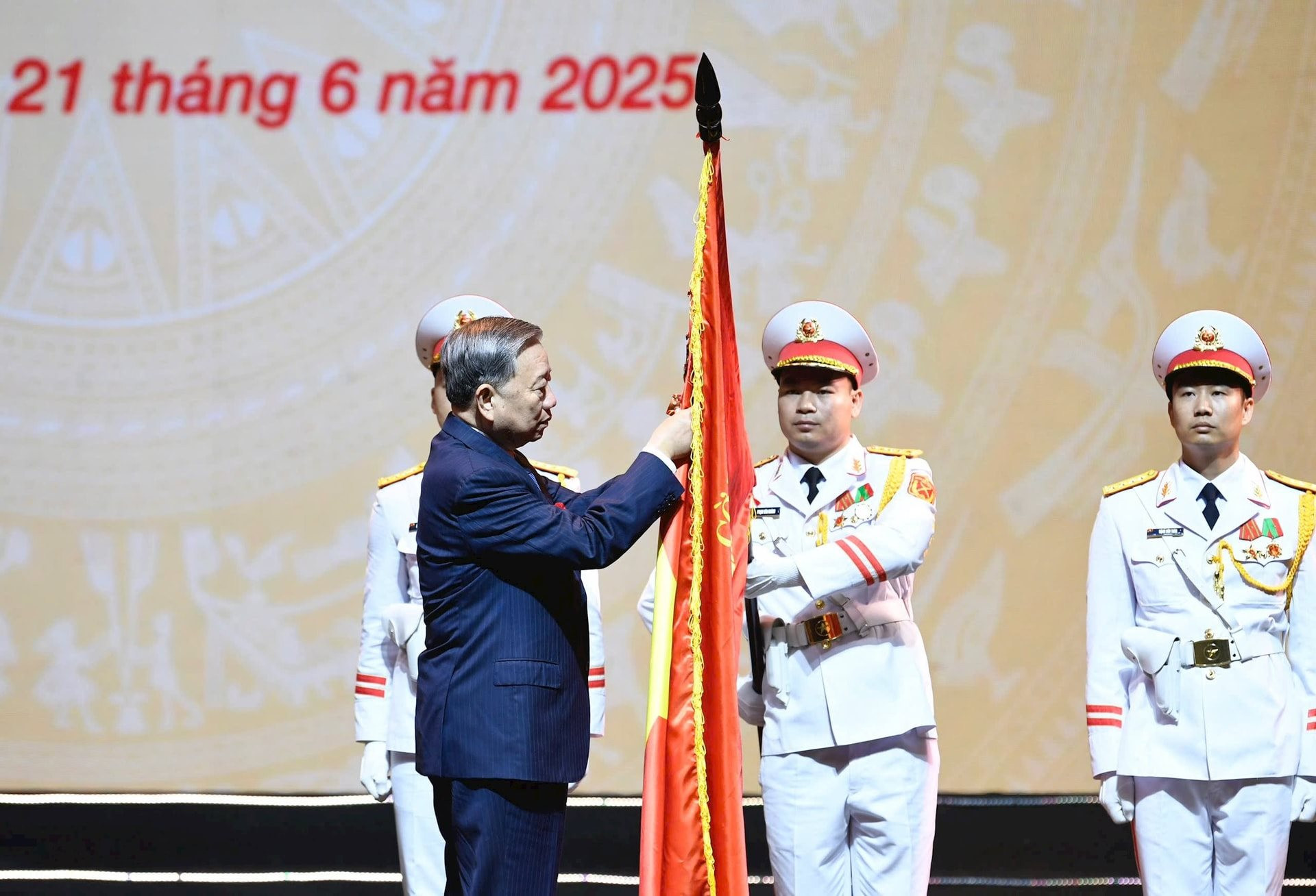 Long trọng kỷ niệm 100 năm Ngày Báo chí Cách mạng Việt Nam