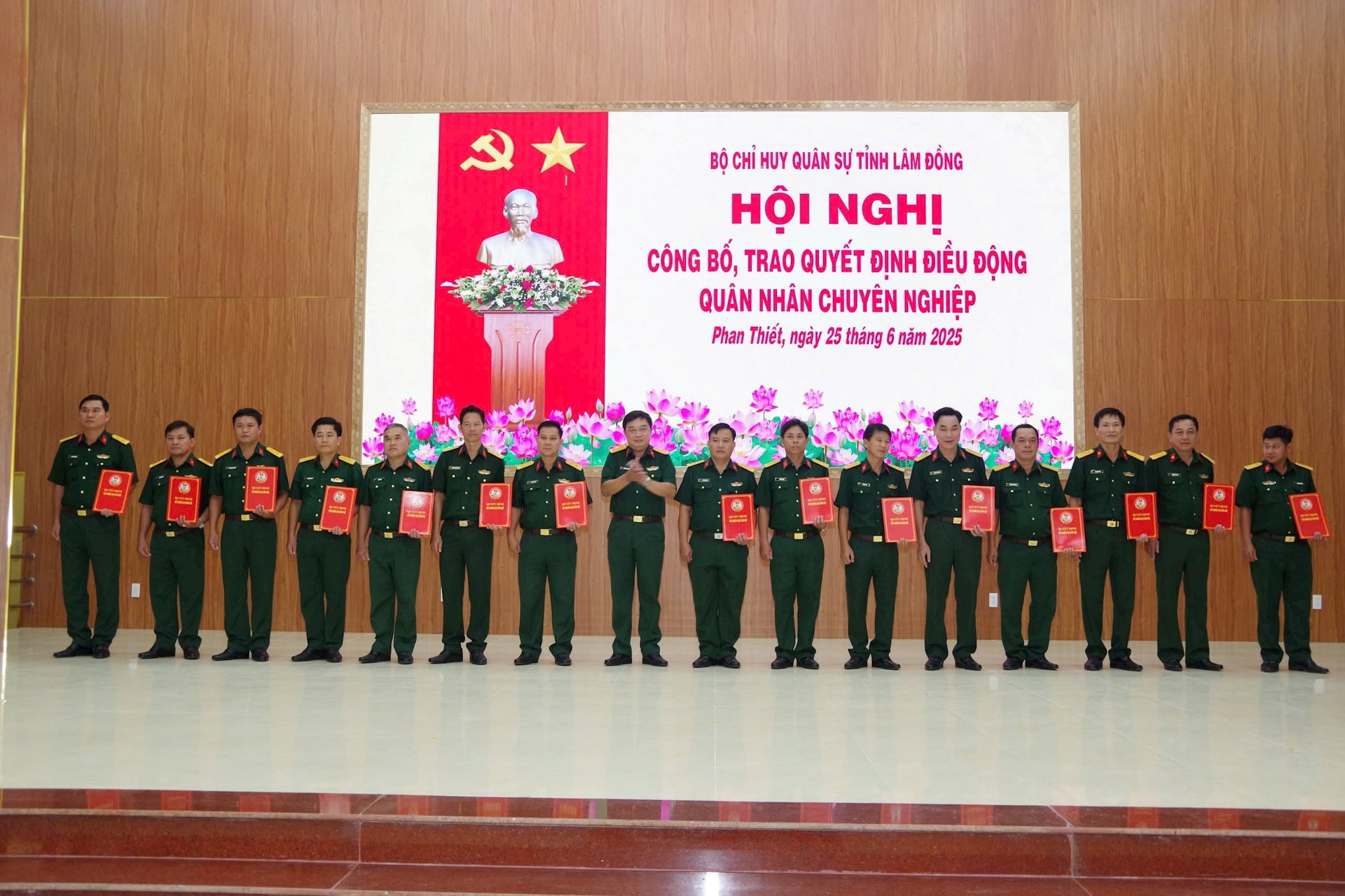 z6739875428372_eae25a248ffe89e14a56a839609deb14.jpg