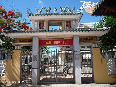 Van Thuy Tu temple