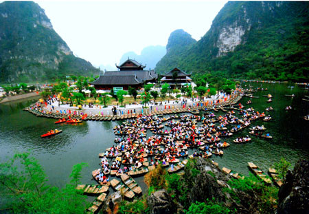 Ninh Binh, Thanh Hoa co-operate in developing tourism