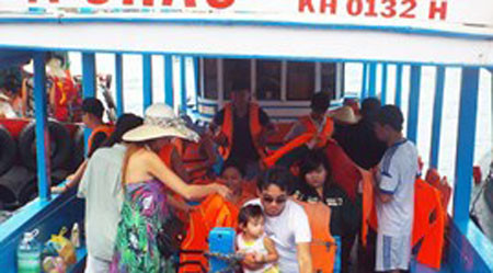 Thousands flock to Nha Trang on National Day
