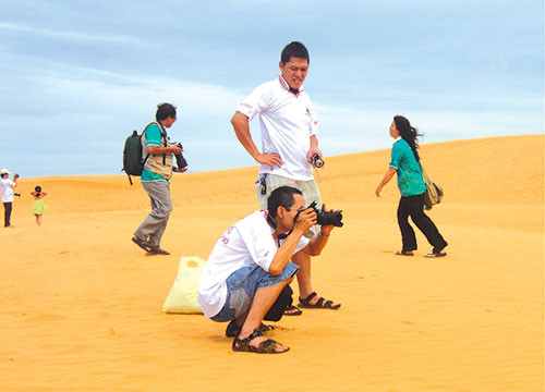 Hướng tới tổ chức các loại hình dịch vụ mới tại Đồi cát bay Mũi Né