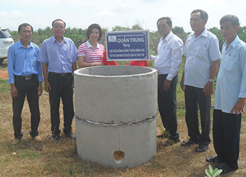 Quan Trung firm to hand over eco-friendly model to farmers in Ham Chinh