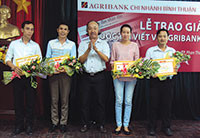 Trao giải cuộc thi viết về Agribank Bình Thuận