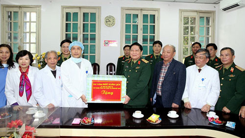 Hanoi-based hospital praised for organ transplant technique