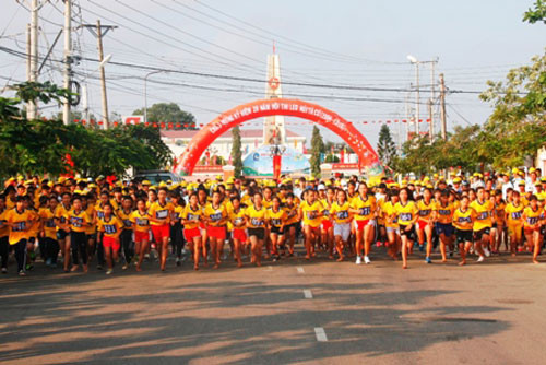 20th open Ta Cu mountain climbing Championship heats up Tet spirit 2016