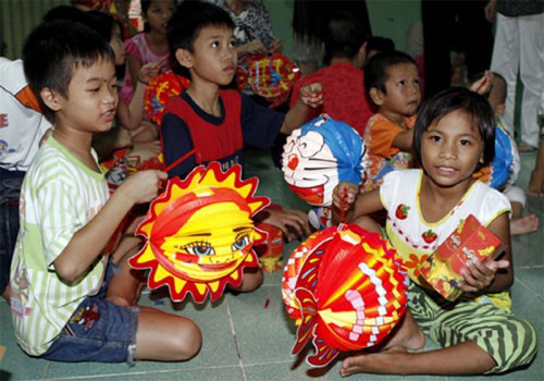 Fund helps bring joyful Mid-Autumn Festival to disadvantaged children