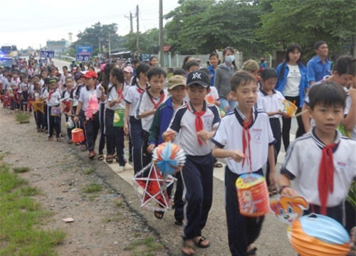 Charitable programme brings full moon fest to children in outlying areas