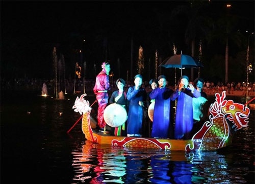 Boat performances help preserve Quan ho singing